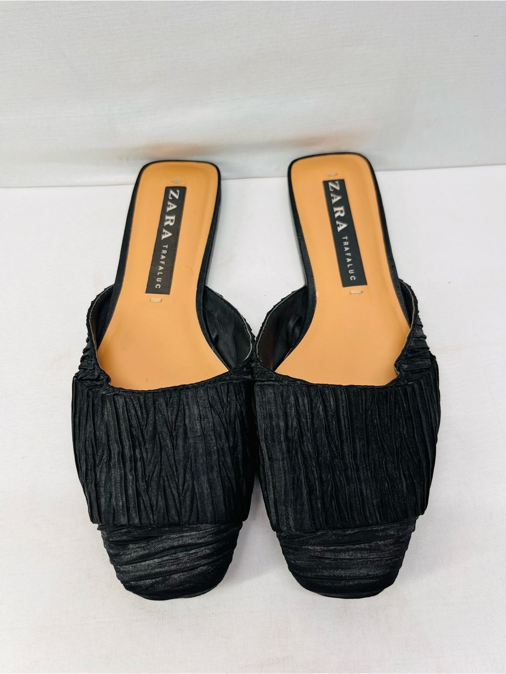 Zara Black Trafaluc Textured Slip-On Mules